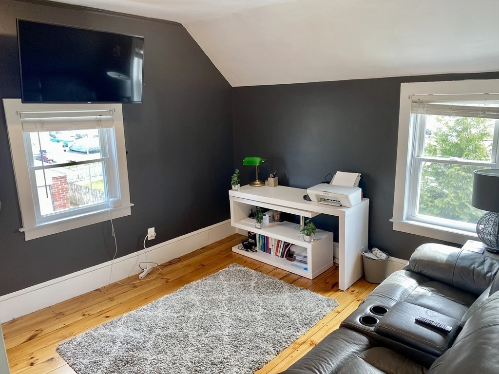 3 bed, 1 bath apartment for rent at 30 Maple Ave Unit 2, North Andover — photo 5 of 18