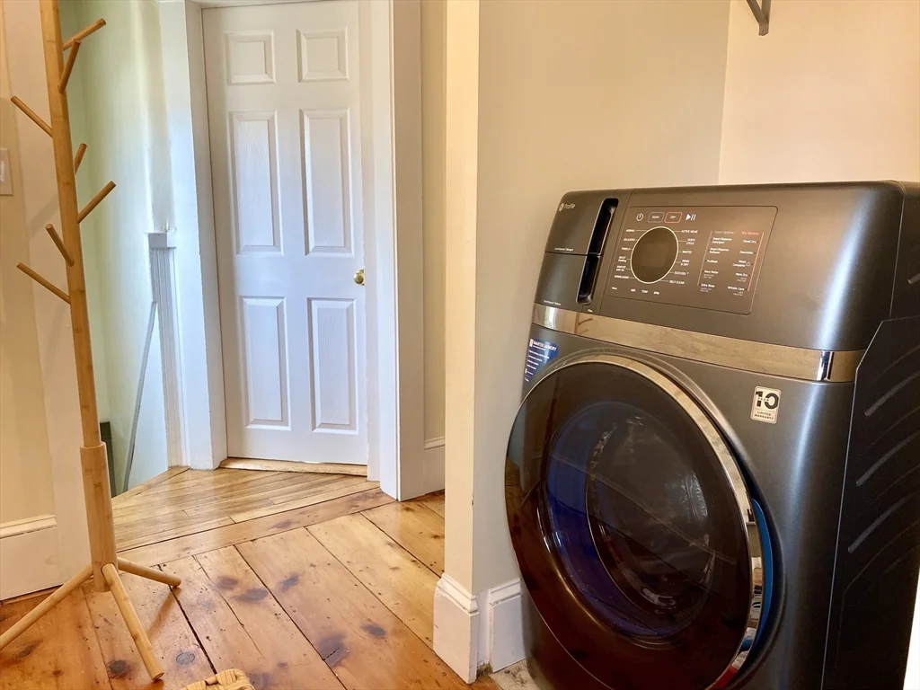 3 bed, 1 bath apartment for rent at 30 Maple Ave Unit 2, North Andover — photo 8 of 18