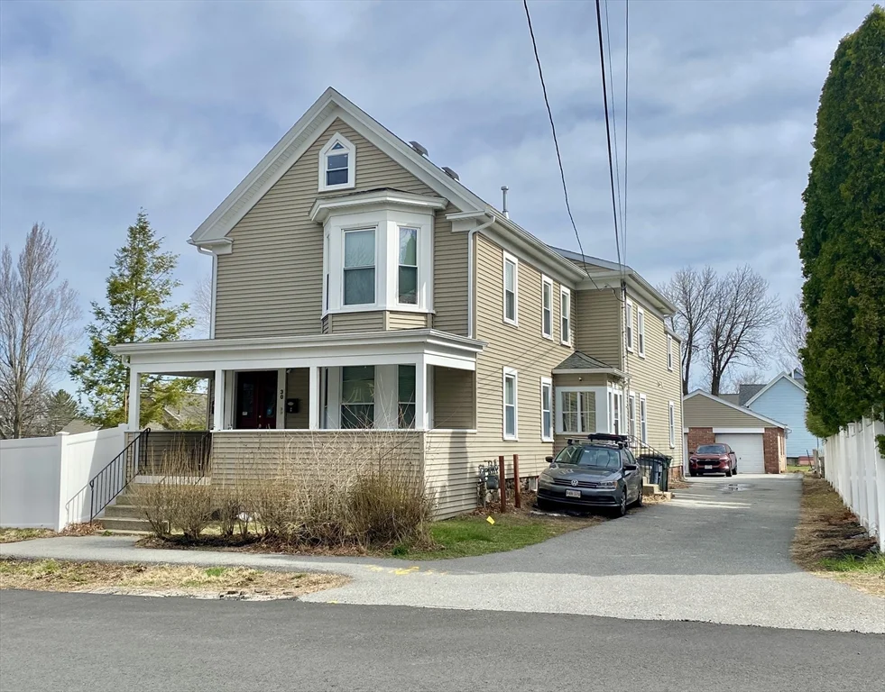3 bed, 1 bath apartment for rent at 30 Maple Ave Unit 2, North Andover — photo 1 of 18