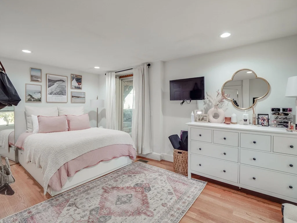 3 bed, 1 bath apartment for rent at 30 Mercer Unit 1, South Boston — photo 14 of 36