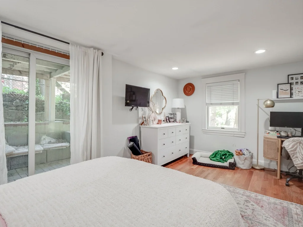 3 bed, 1 bath apartment for rent at 30 Mercer Unit 1, South Boston — photo 16 of 36