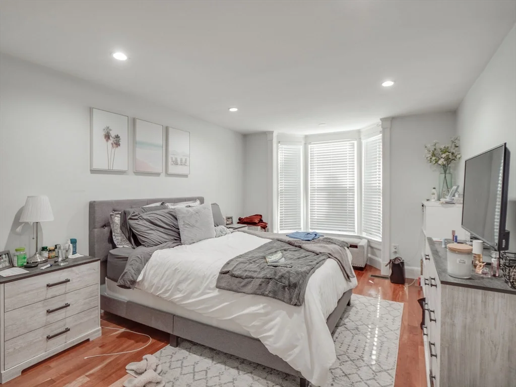 3 bed, 1 bath apartment for rent at 30 Mercer Unit 1, South Boston — photo 18 of 36