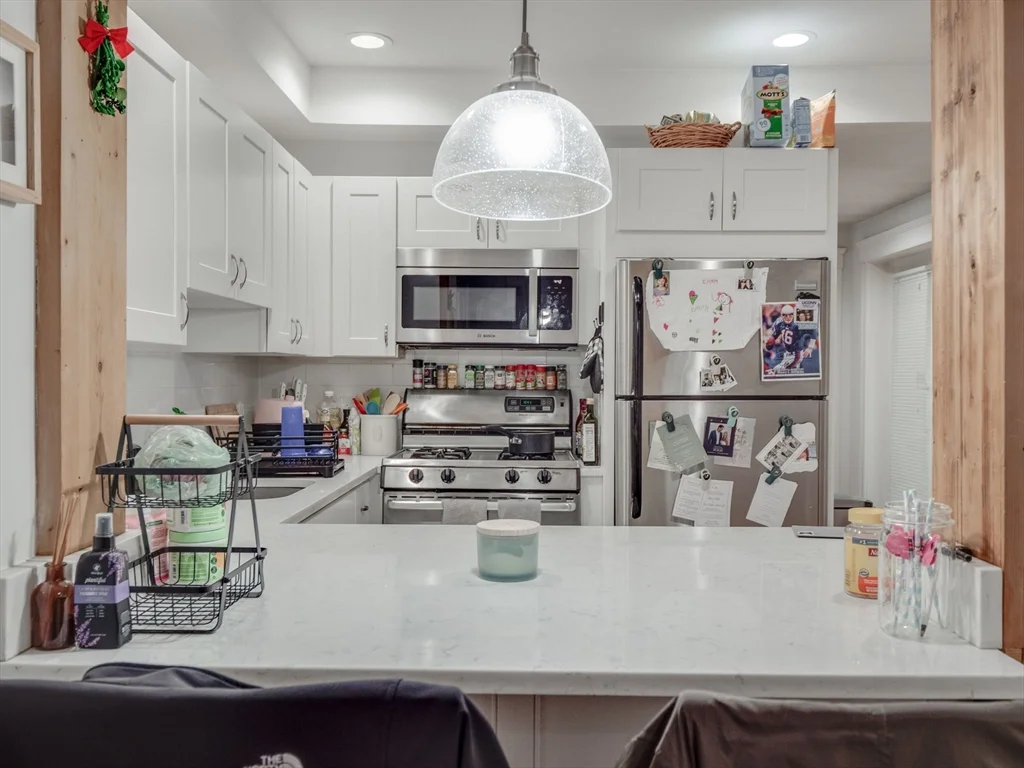 3 bed, 1 bath apartment for rent at 30 Mercer Unit 1, South Boston — photo 6 of 36