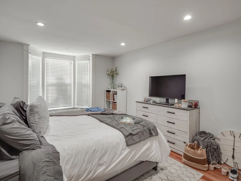 3 bed, 1 bath apartment for rent at 30 Mercer Unit 1, South Boston — photo 19 of 36