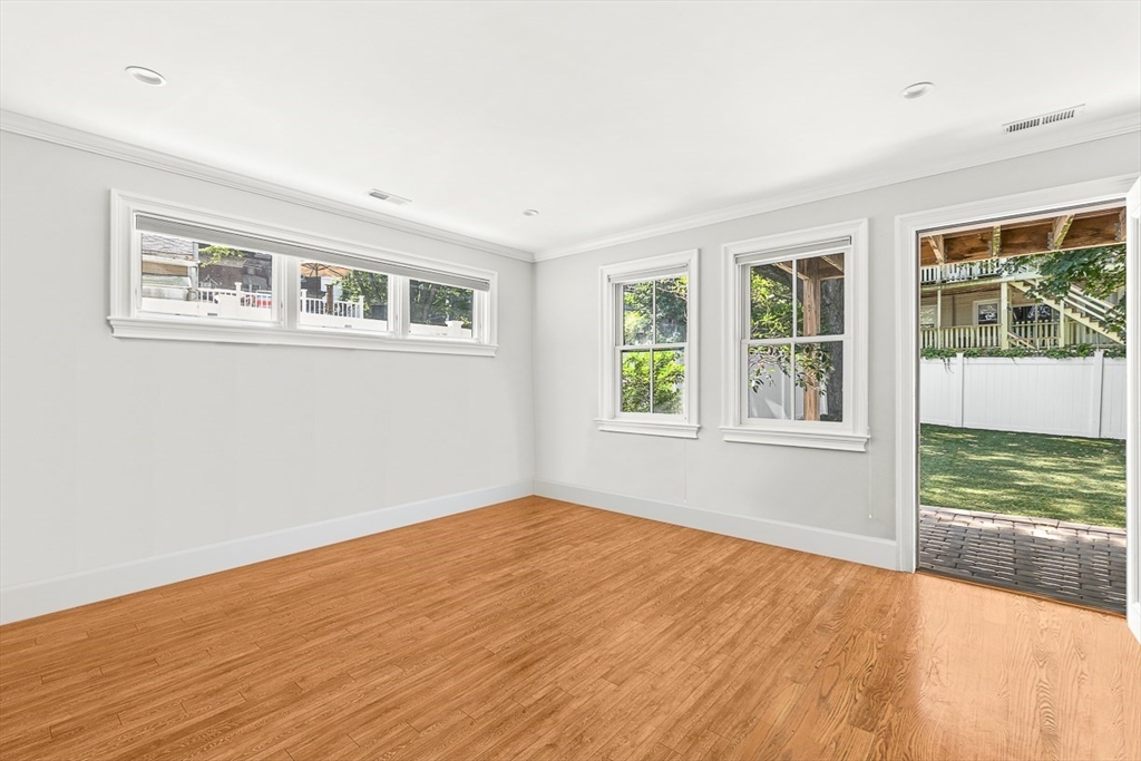 5 bed, 4+ bath apartment for rent at 30 Middle St Unit 1-2, South Boston — photo 7 of 36