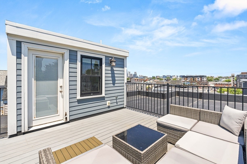 5 bed, 4+ bath apartment for rent at 30 Middle St Unit 1-2, South Boston — photo 22 of 36
