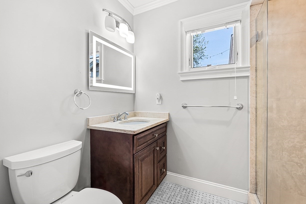 5 bed, 4+ bath apartment for rent at 30 Middle St Unit 1-2, South Boston — photo 17 of 36