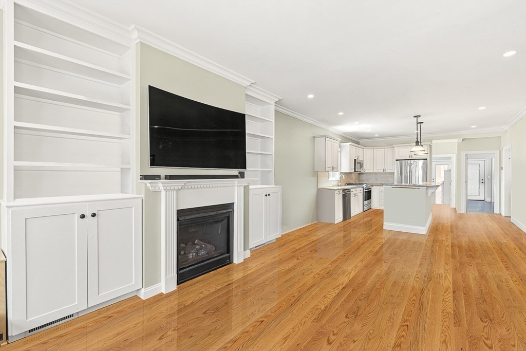 3 bed, 2 bath apartment for rent at 30 Middle St Unit 1, South Boston