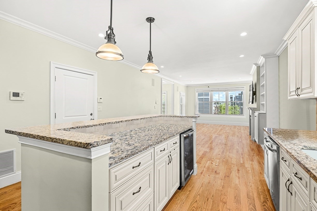 3 bed, 2 bath apartment for rent at 30 Middle St Unit 1, South Boston — photo 2 of 24