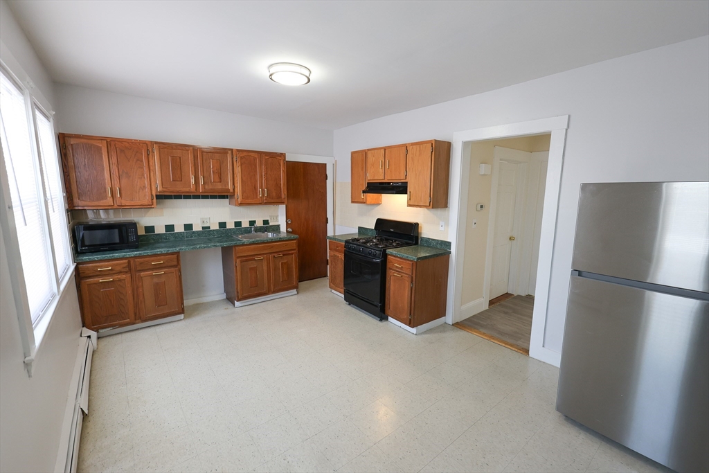 3 bed, 1 bath apartment for rent at 30 Millet St Unit 2, Dorchester — photo 2 of 20