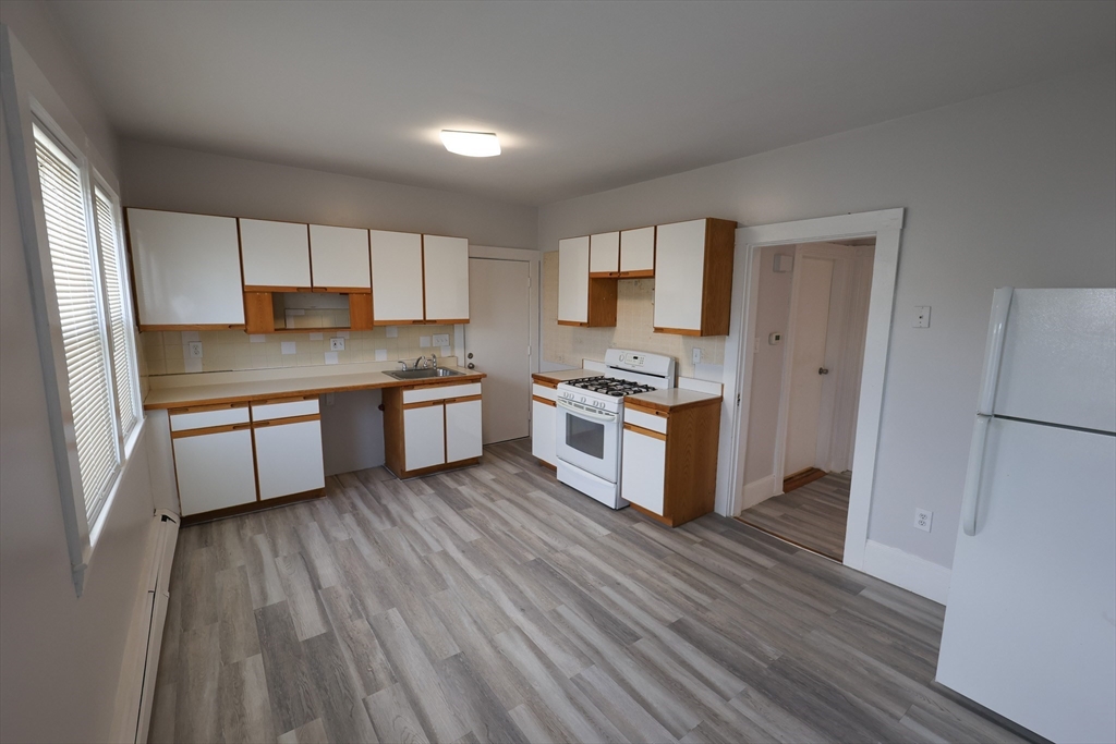 3 bed, 1 bath apartment for rent at 30 Millet St Unit 3, Dorchester — photo 6 of 18