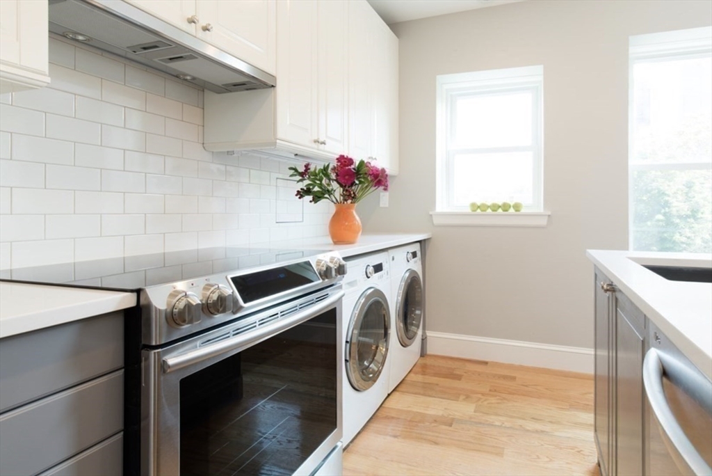 4 bed, 1 bath apartment for rent at 30 Montebello Rd Unit 3, Jamaica Plain — photo 4 of 14