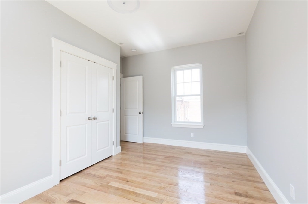 4 bed, 1 bath apartment for rent at 30 Montebello Rd Unit 3, Jamaica Plain — photo 6 of 14