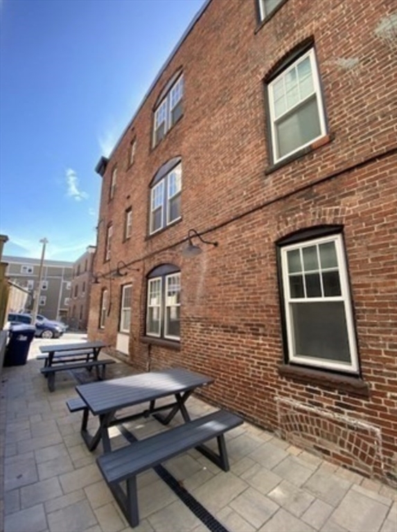 4 bed, 1 bath apartment for rent at 30 Montebello Rd Unit 3, Jamaica Plain — photo 11 of 14