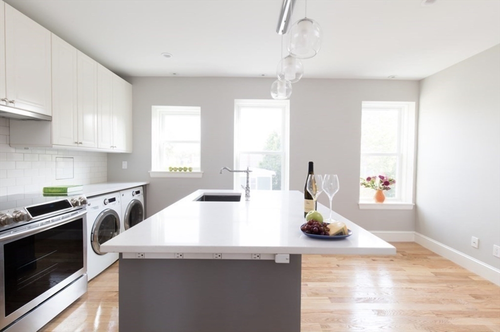 4 bed, 1 bath apartment for rent at 30 Montebello Rd Unit 3, Jamaica Plain — photo 3 of 14