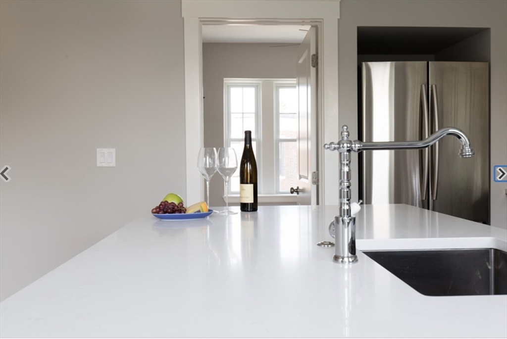 4 bed, 1 bath apartment for rent at 30 Montebello Unit 1, Jamaica Plain — photo 4 of 23