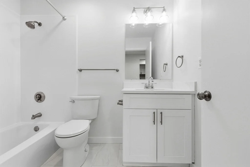 1 bed, 1 bath apartment for rent at 30 Monument Sq Unit 101, Charlestown — photo 9 of 14