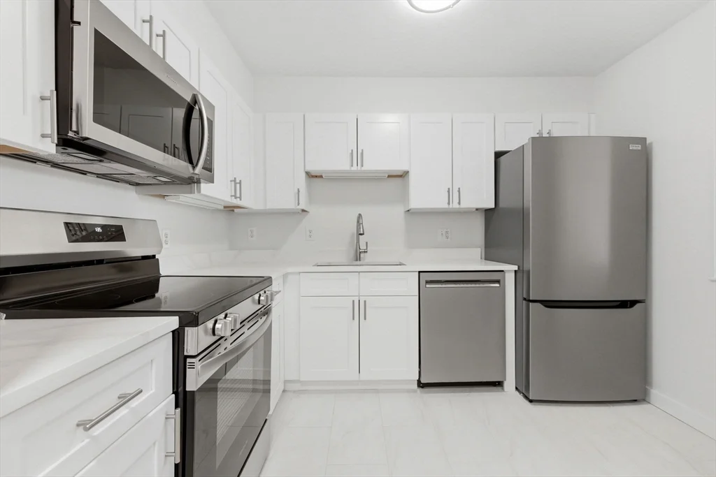 1 bed, 1 bath apartment for rent at 30 Monument Sq Unit 101, Charlestown — photo 4 of 14