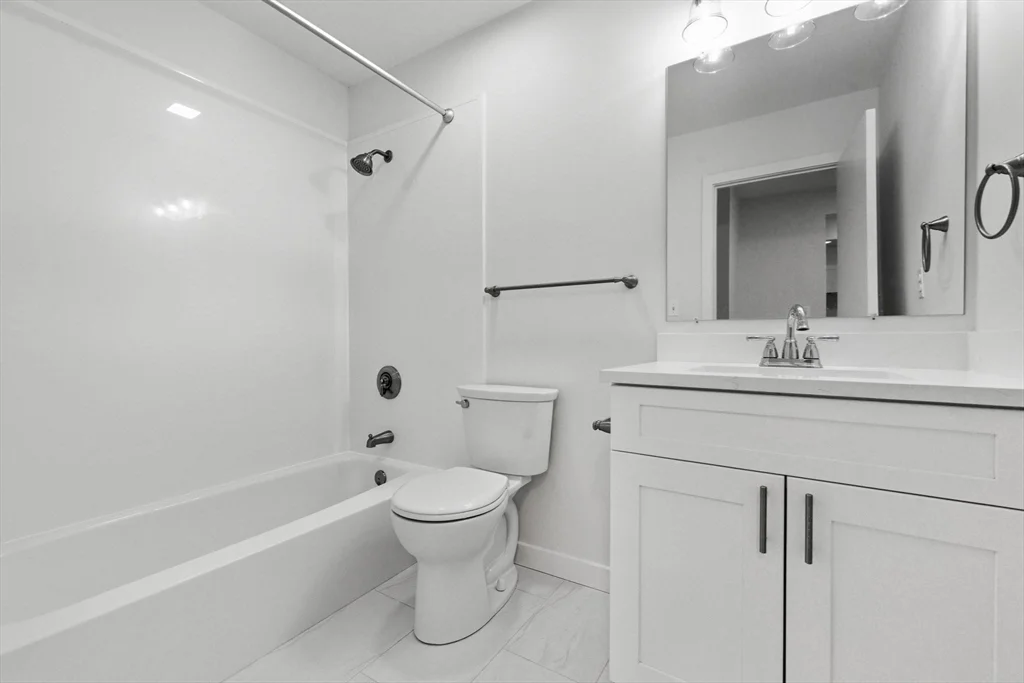 1 bed, 1 bath apartment for rent at 30 Monument Sq Unit 101, Charlestown — photo 8 of 14