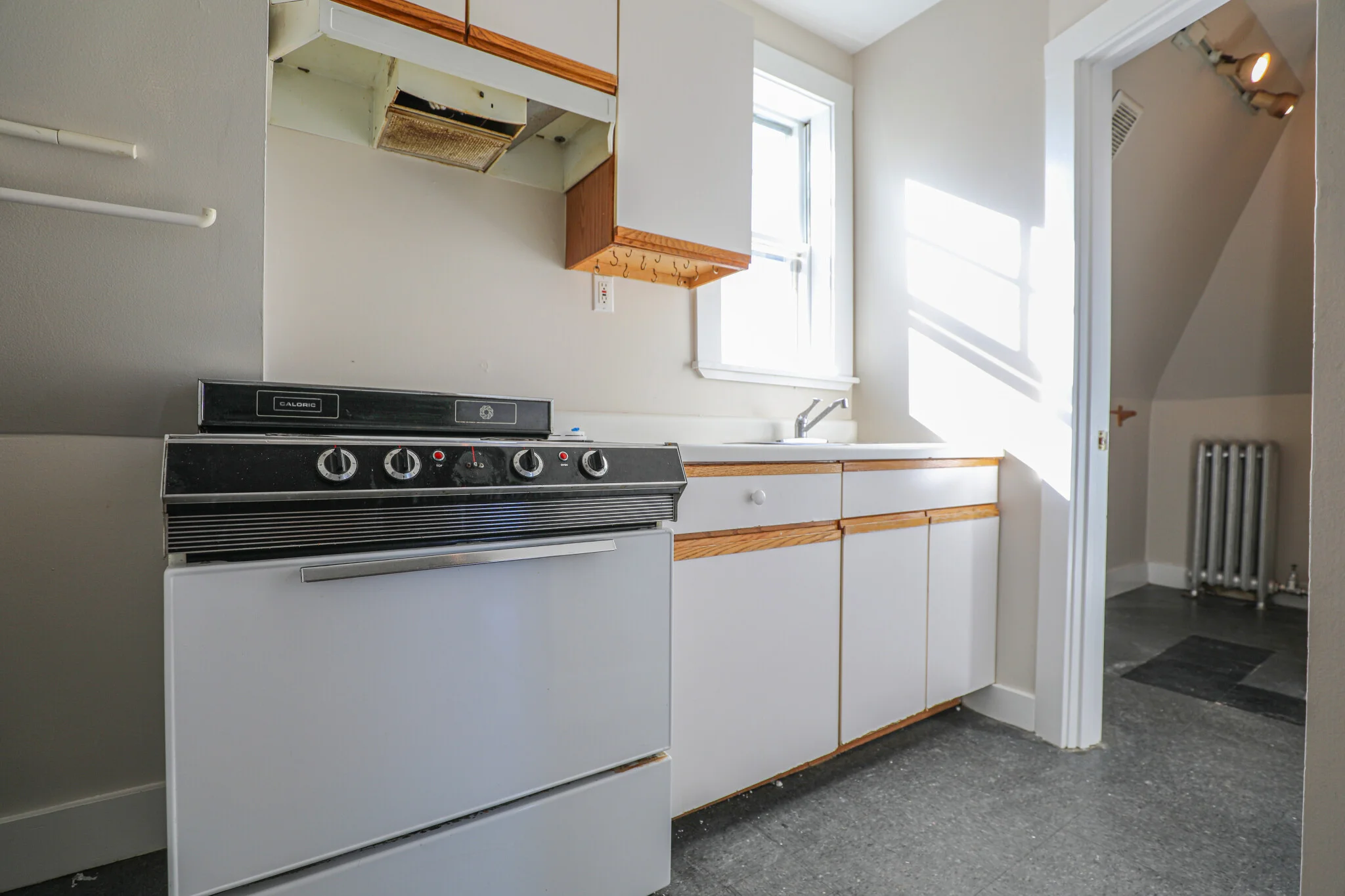 3 bed, 1 bath apartment for rent at 30 Murdock St Unit 5, Brighton — photo 5 of 6