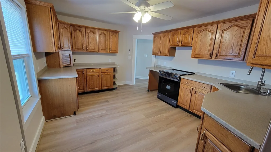 3 bed, 1 bath apartment for rent at 30 O'neil St Unit 2, Hudson — photo 6 of 28