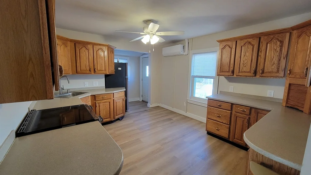 3 bed, 1 bath apartment for rent at 30 O'neil St Unit 2, Hudson — photo 9 of 28