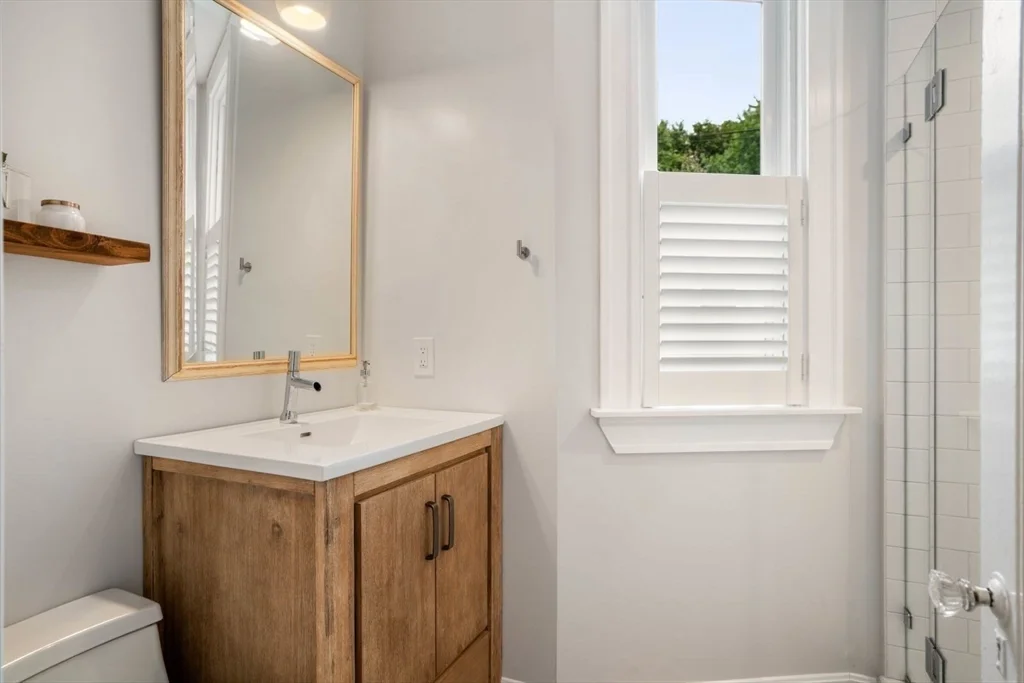 3 bed, 2 bath apartment for rent at 30 Oak St Unit 2, Charlestown — photo 13 of 22