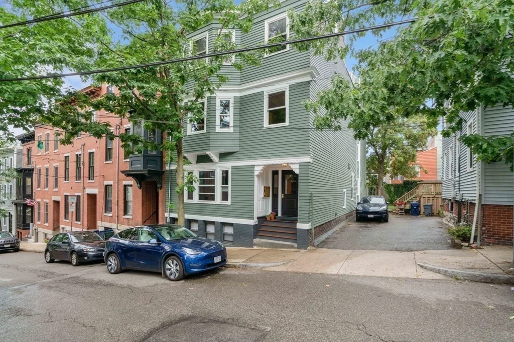 3 bed, 2 bath apartment for rent at 30 Oak St Unit 2, Charlestown — photo 20 of 22