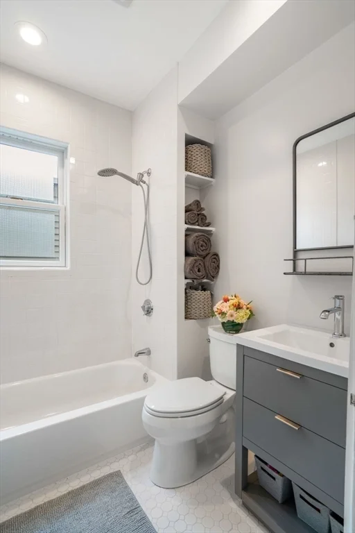 3 bed, 2 bath apartment for rent at 30 Oak St Unit 2, Charlestown — photo 10 of 22
