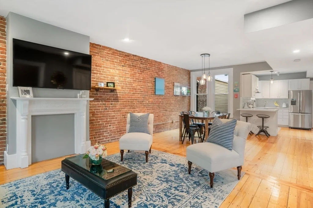3 bed, 2 bath apartment for rent at 30 Oak St Unit 2, Charlestown — photo 6 of 22