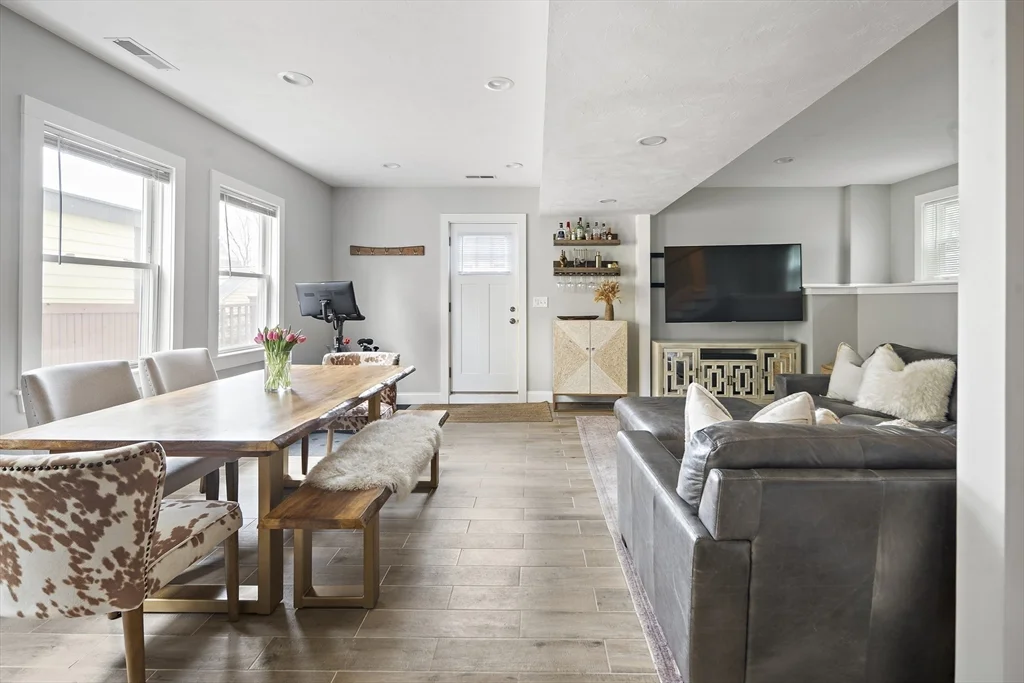 2 bed, 2 bath apartment for rent at 30 Oakland St Unit 30, Newton Corner — photo 6 of 27
