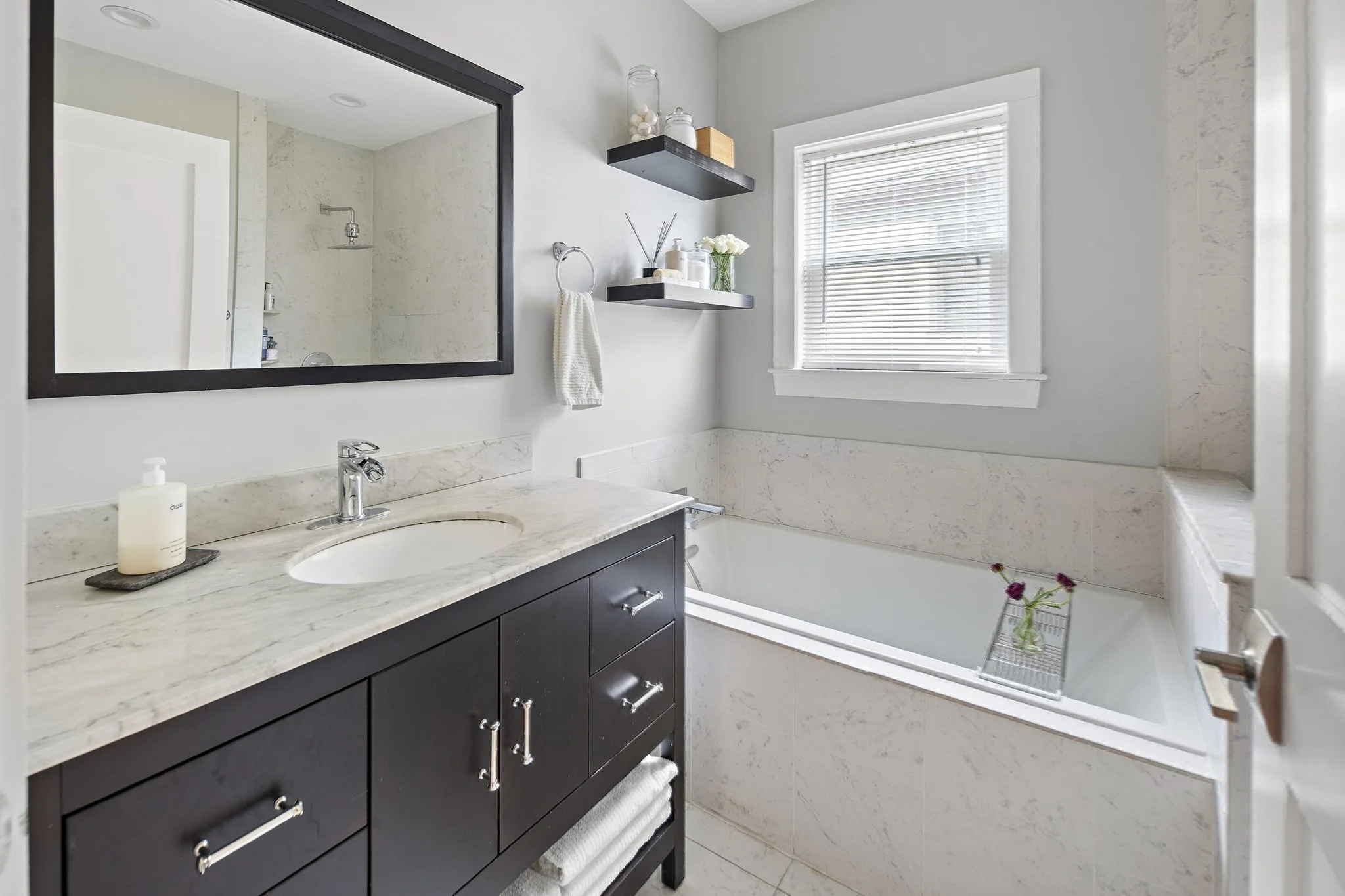 2 bed, 2 bath apartment for rent at 30 Oakland St Unit 30, Newton Corner — photo 17 of 27