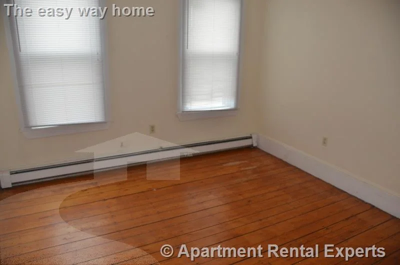 3 bed, 1 bath apartment for rent at 30 Otis St Unit 3, Sullivan Square — photo 6 of 11