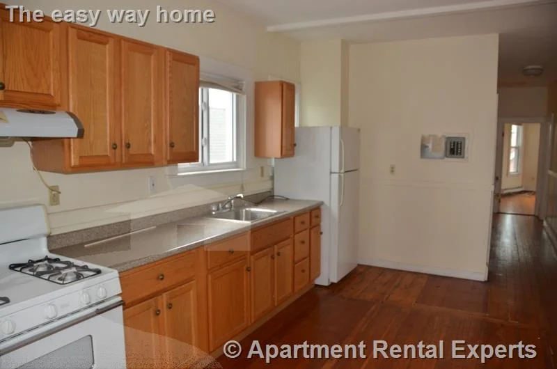 3 bed, 1 bath apartment for rent at 30 Otis St Unit 3, Sullivan Square — photo 11 of 11
