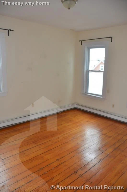 3 bed, 1 bath apartment for rent at 30 Otis St Unit 3, Sullivan Square — photo 8 of 11