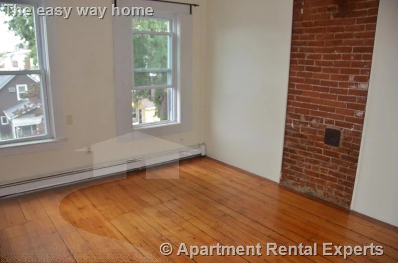 3 bed, 1 bath apartment for rent at 30 Otis St Unit 3, Sullivan Square — photo 9 of 11
