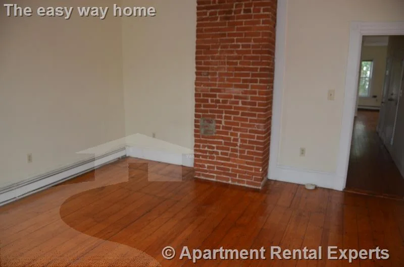 3 bed, 1 bath apartment for rent at 30 Otis St Unit 3, Sullivan Square — photo 3 of 11