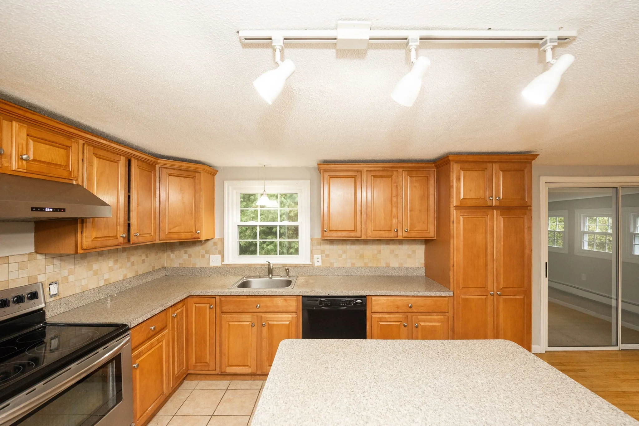 4 bed, 2 bath apartment for rent at 30 Overlook Dr, Westborough — photo 11 of 37