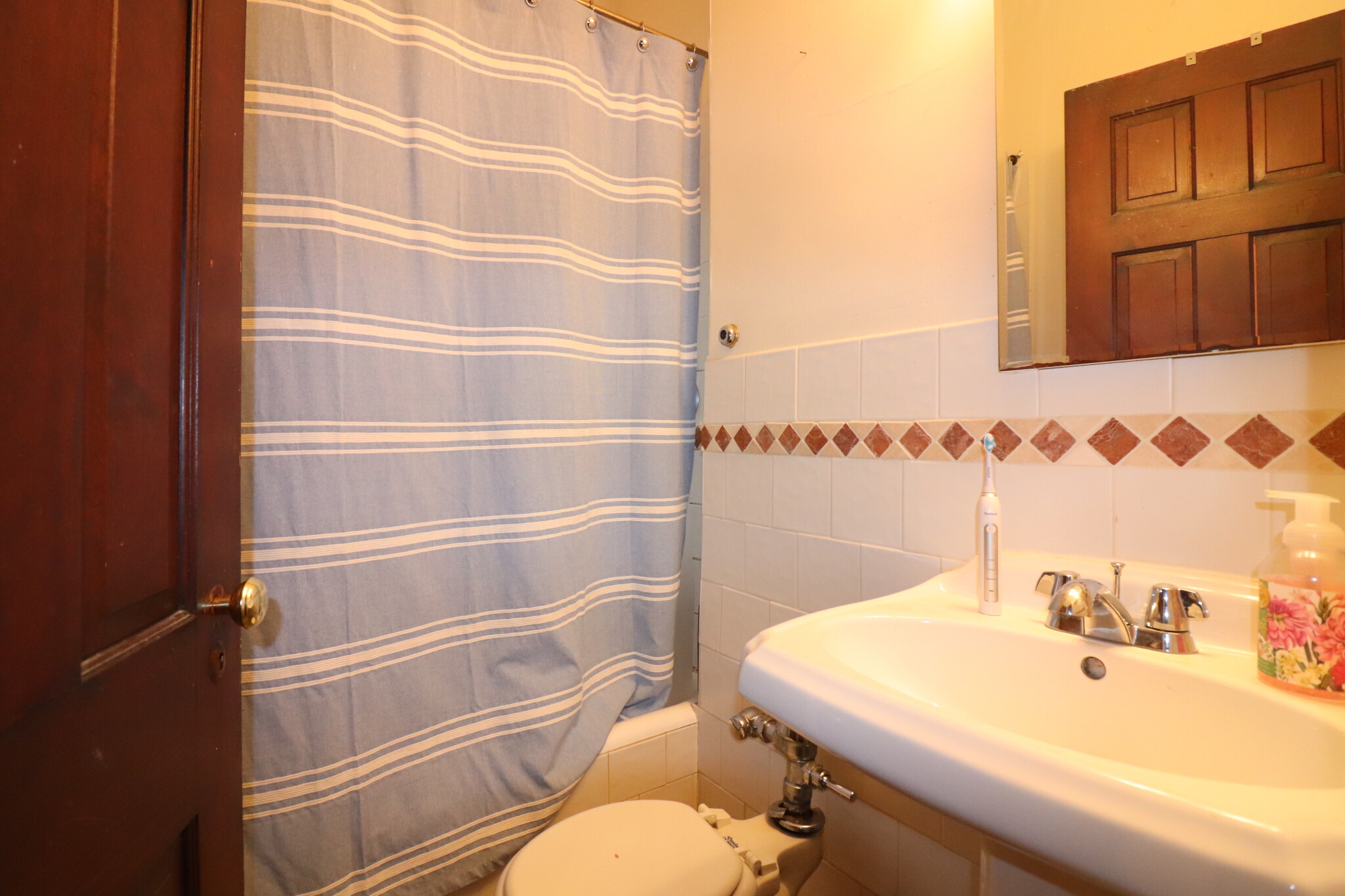 3 bed, 2 bath apartment for rent at 30 Park St Unit 3, Brookline — photo 9 of 21