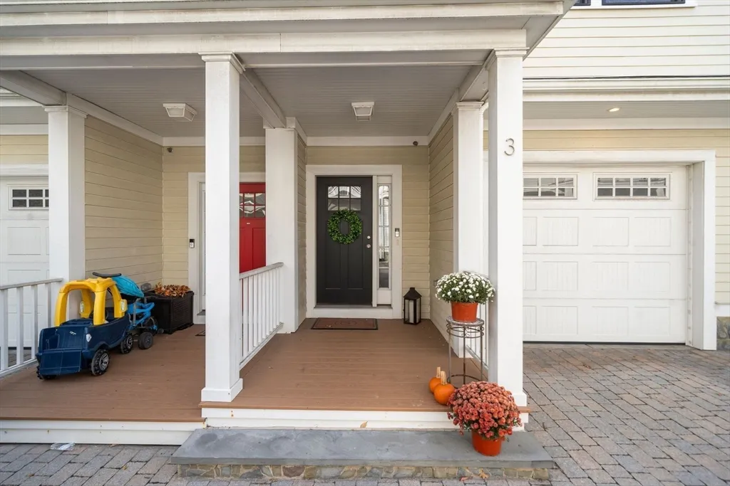 3 bed, 2 bath apartment for rent at 30 Park St Unit 3, Fields Corner East — photo 2 of 39