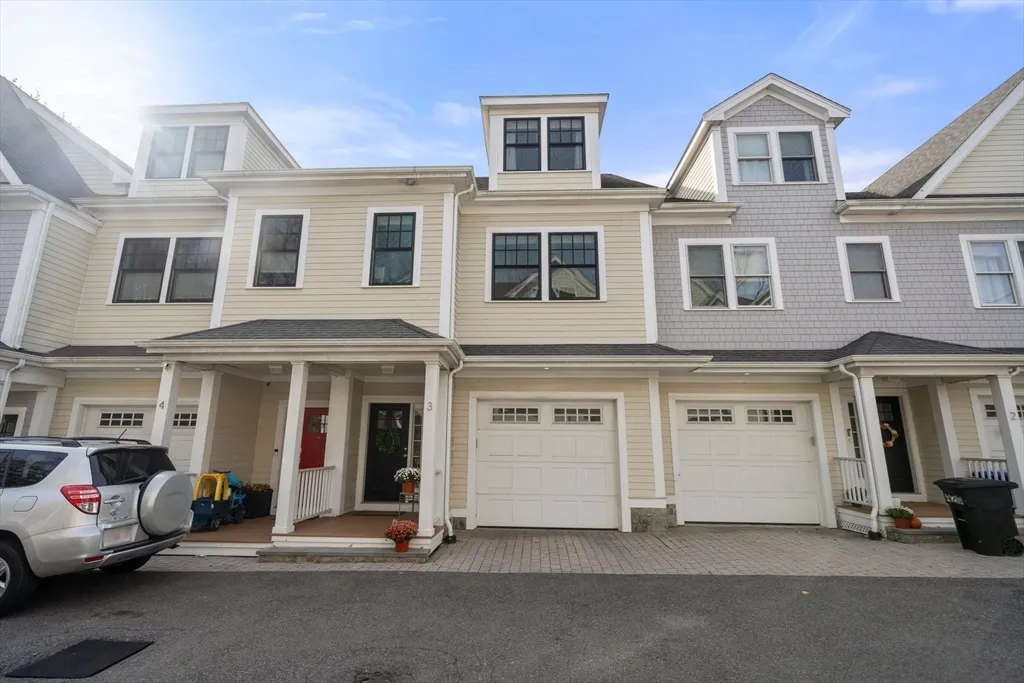 3 bed, 2 bath apartment for rent at 30 Park St Unit 3, Fields Corner East — photo 1 of 39