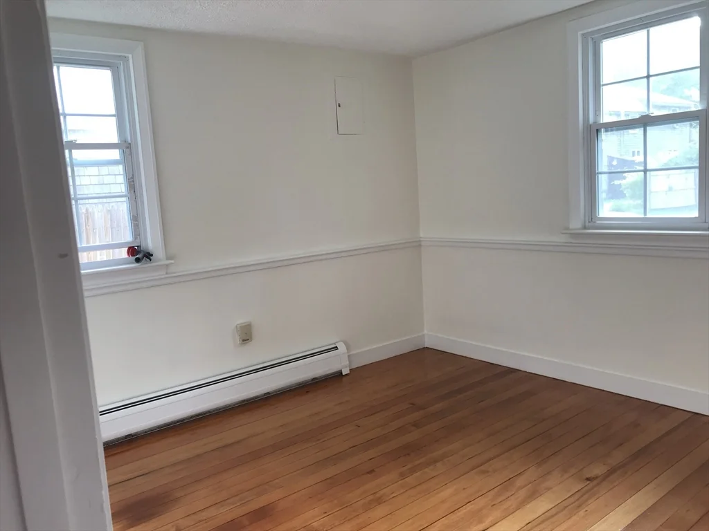 2 bed, 1 bath apartment for rent at 30 Park St Unit 30, Marshfield — photo 4 of 8