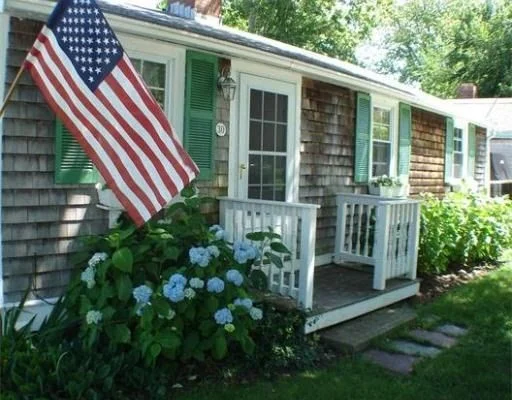 2 bed, 1 bath apartment for rent at 30 Park St Unit 30, Marshfield — photo 1 of 8