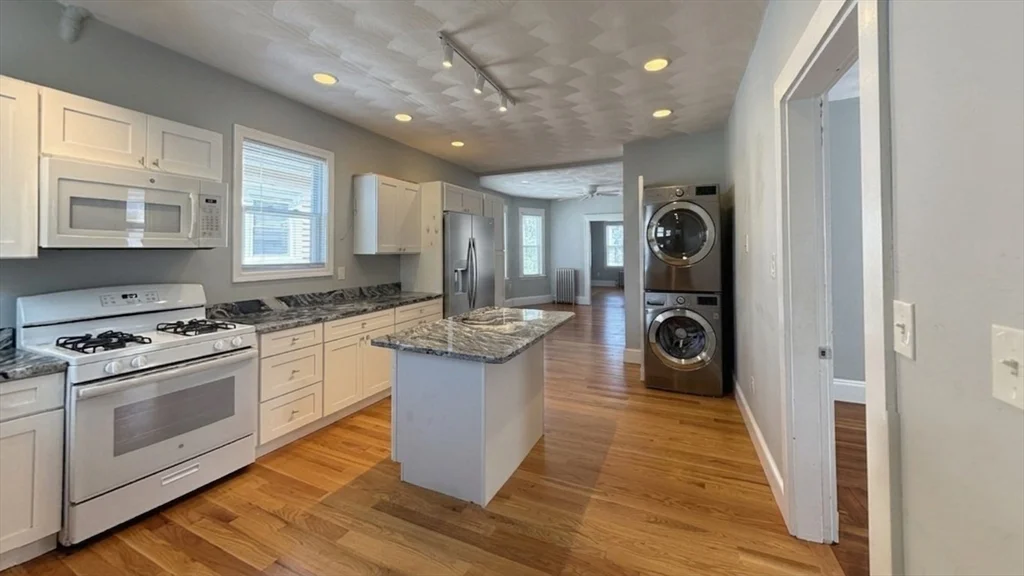 3 bed, 1 bath apartment for rent at 30 Partridge Unit 2, Magoun Square — photo 2 of 12
