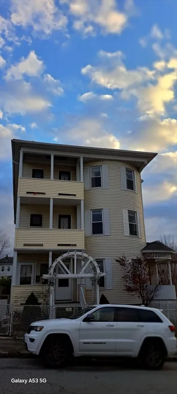 3 bed, 1 bath apartment for rent at 30 Pattison St Unit 3, East Worcester — photo 3 of 39