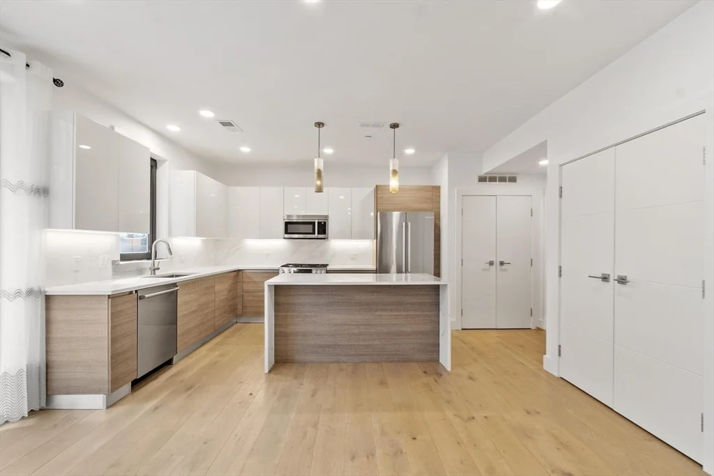 2 bed, 1 bath apartment for rent at 30 Penniman Rd Unit 402, Allston — photo 4 of 24