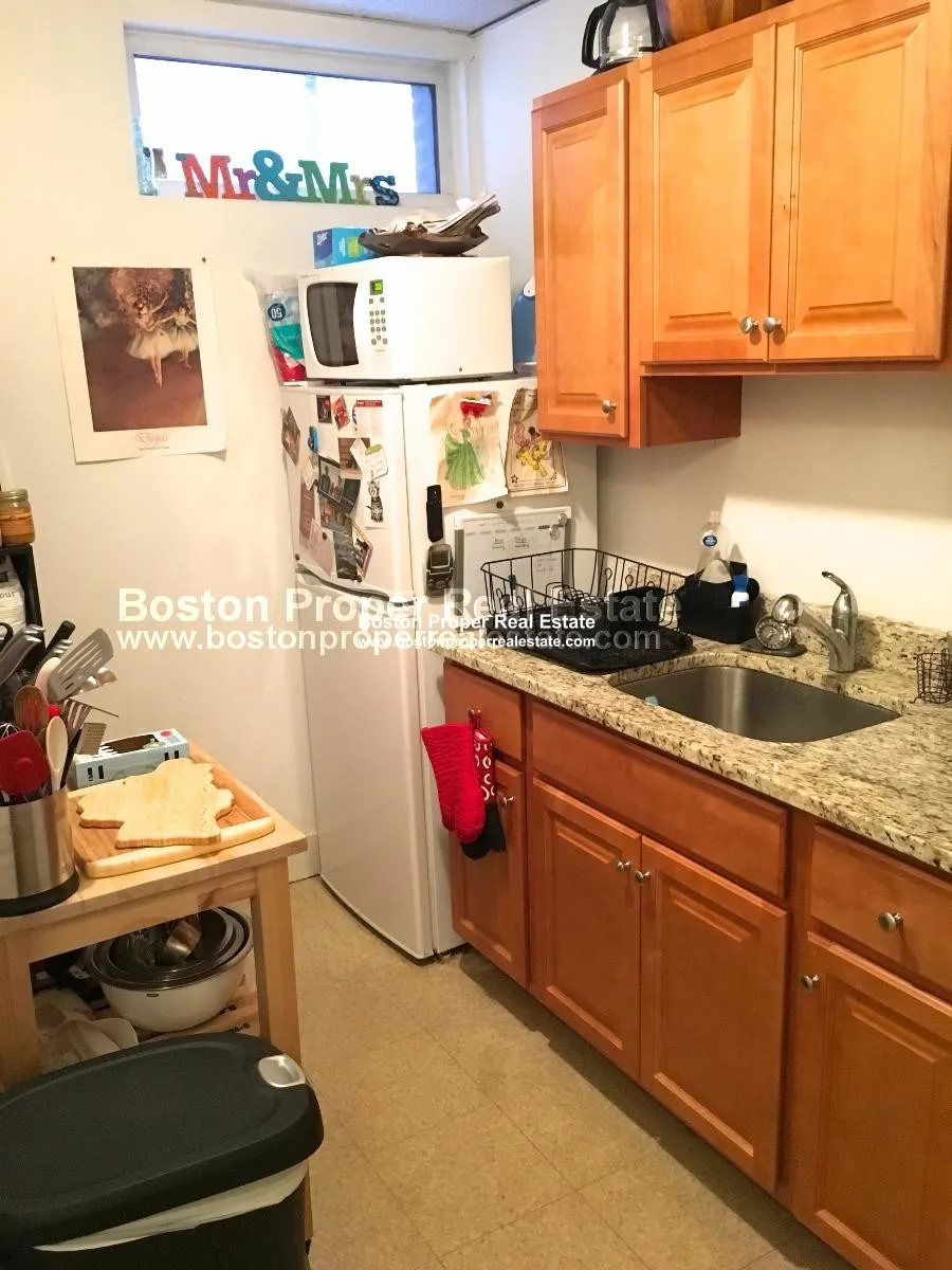 2 bed, 1 bath apartment for rent at 30 Peterborough St Unit B, Fenway — photo 4 of 10