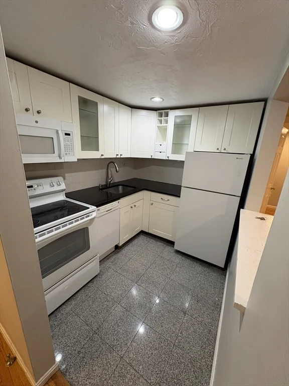 2 bed, 1 bath apartment for rent at 30 Peterborough St Unit G, Fenway — photo 9 of 19