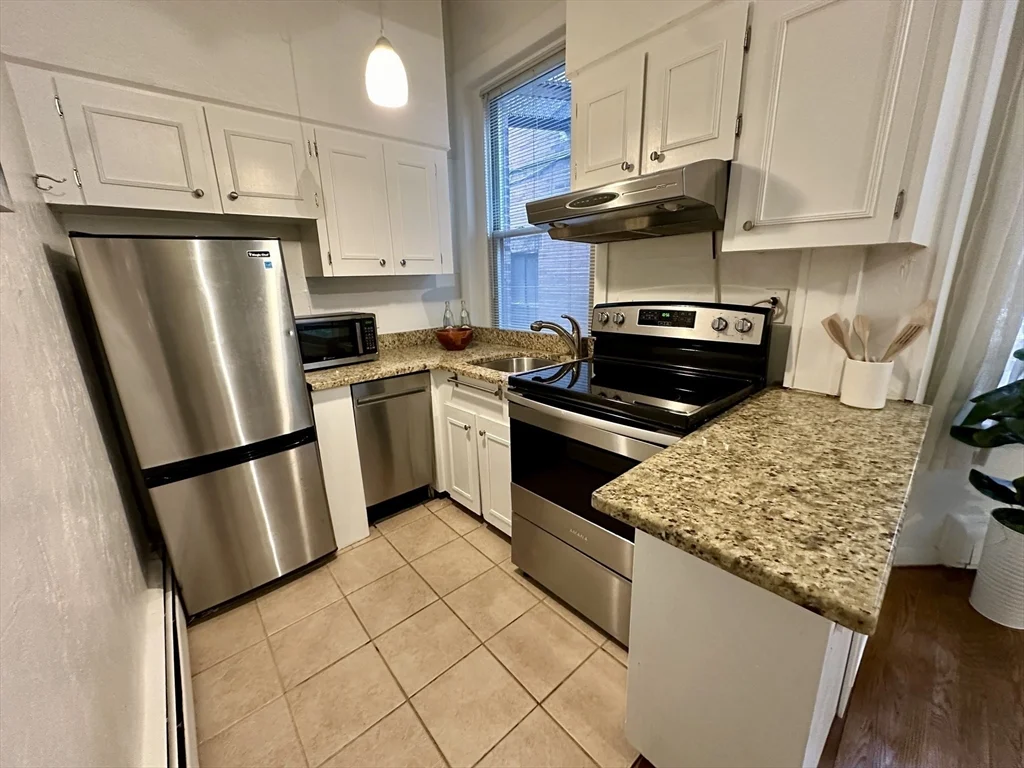 1 bed, 1 bath apartment for rent at 30 Pinckney St Unit 2, Beacon Hill