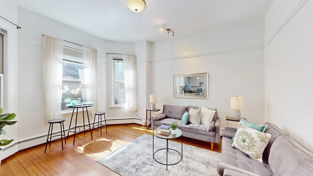 1 bed, 1 bath apartment for rent at 30 Pinckney St Unit 2, Beacon Hill — photo 6 of 11